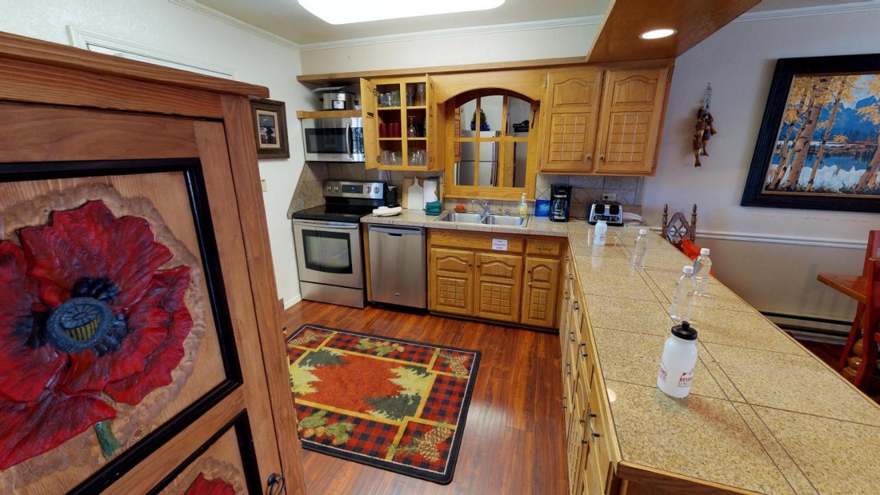 Апартаменты Claim Jumper 8 Townhouse With High Speed Wifi Ред-Ривер Экстерьер фото