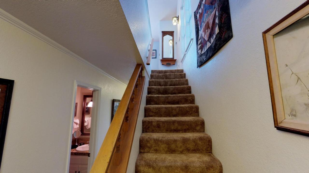 Апартаменты Claim Jumper 8 Townhouse With High Speed Wifi Ред-Ривер Экстерьер фото