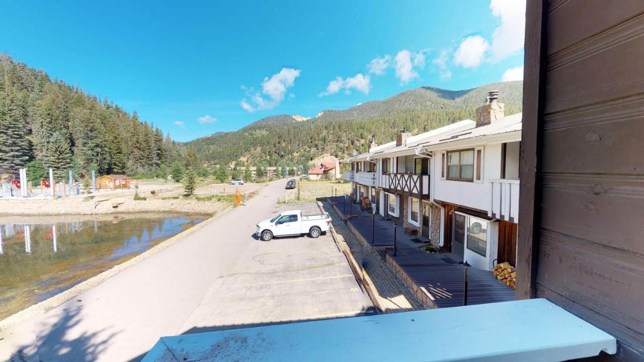 Апартаменты Claim Jumper 8 Townhouse With High Speed Wifi Ред-Ривер Экстерьер фото